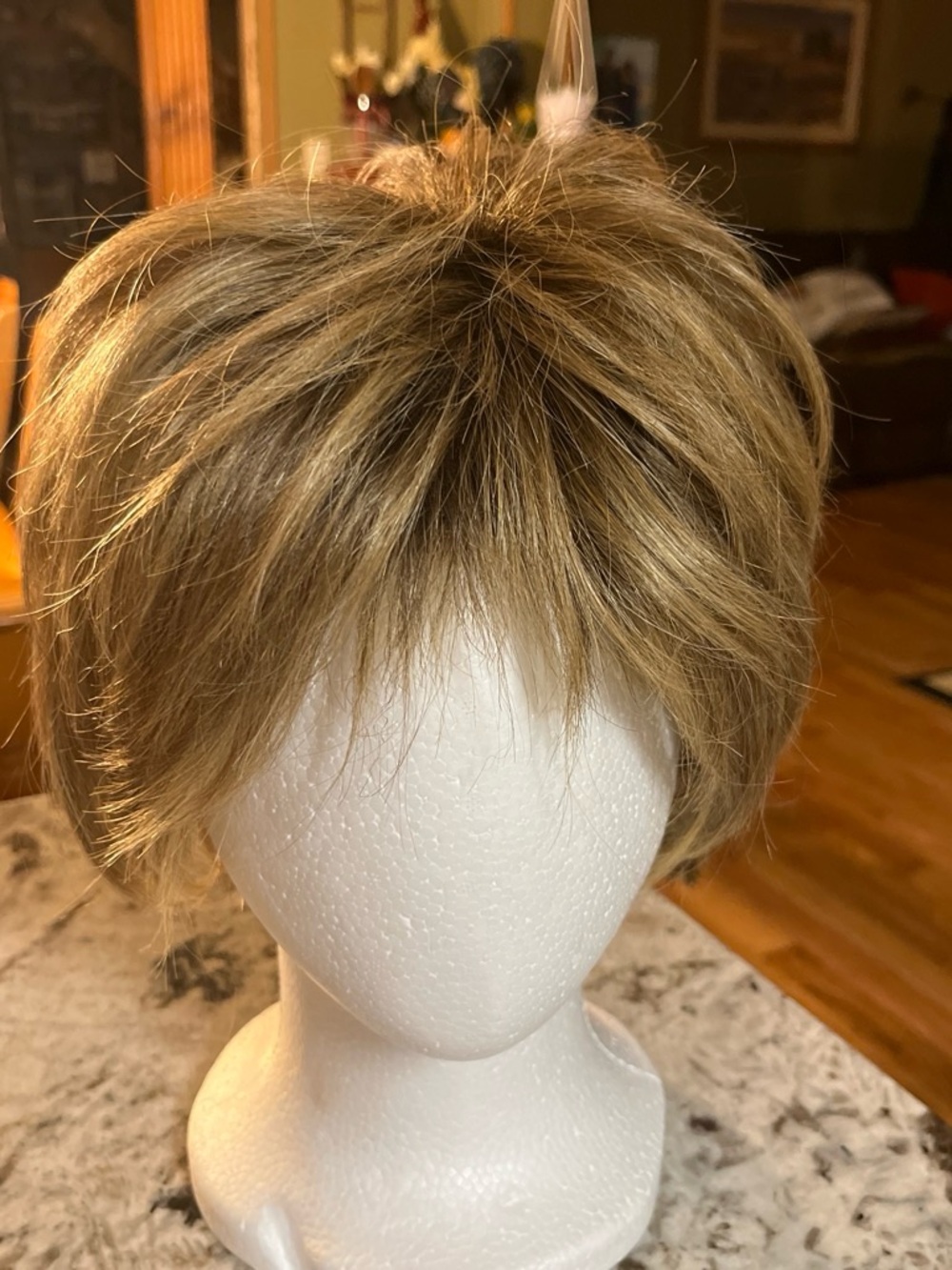 Short Layered Women’s Wig in Honey Blonde -